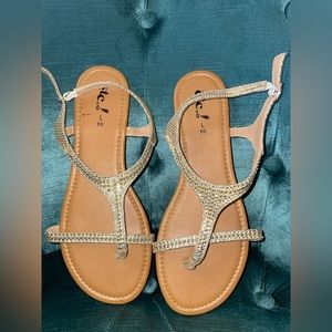 Size 9 rue 21 gold sparkly sandals